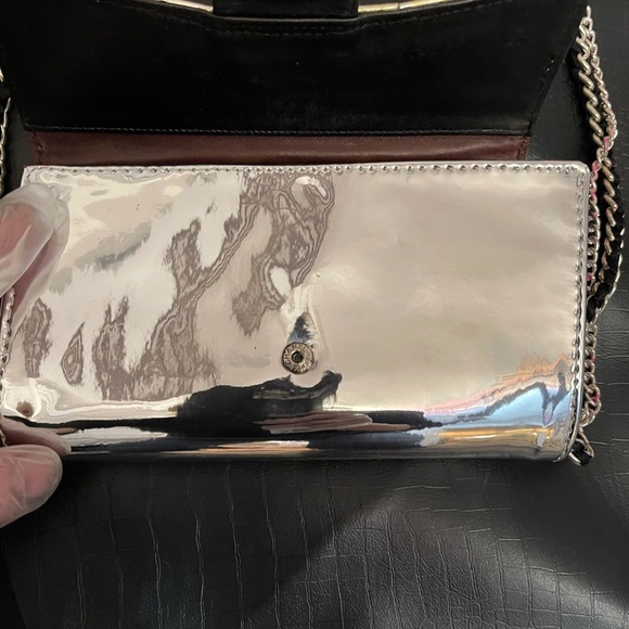 Chanel mirror bifold wallet on chain - Picture 12 of 15